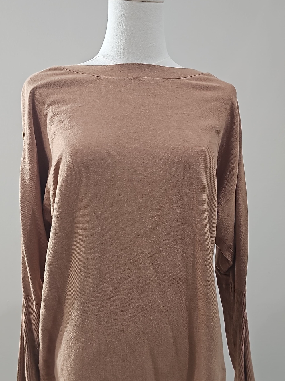 Anne Klein Sweater Size M Camel Brown Dolman Gold Buttons Batwing